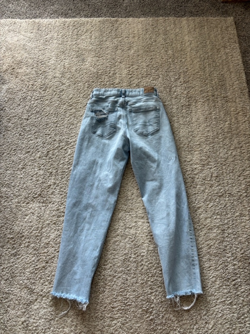 American Eagle Strigid Ripped Mom Jean - Picture 3 of 3